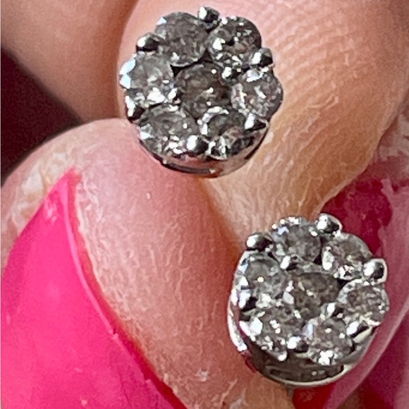 14k White Gold Diamond Cluster Stud Earrings - Picture 6 of 11